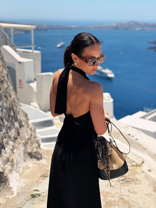Maja Top – halter top tied at the neck and back, made of linen and viscose, black