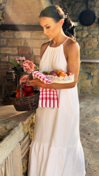 Sukienka maxi z marszczonym dekoltem wiązanym na sznurek i falbaną